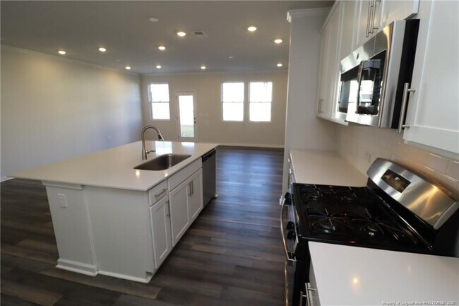 Building Photo - 5711 Woodlawn Dr