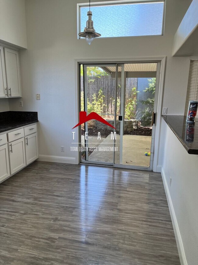 Building Photo - 5231 Del Vista Way