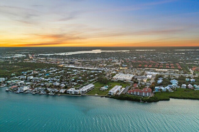 Building Photo - 100 Waterway Rd