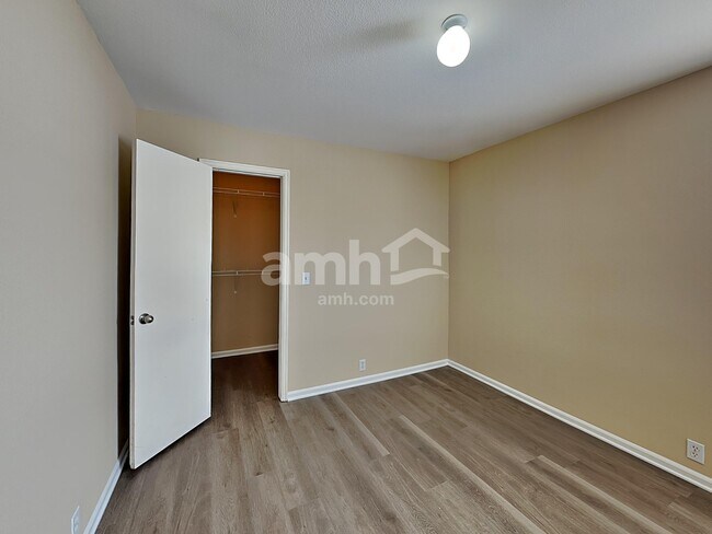 Building Photo - 1131 White Stone Way