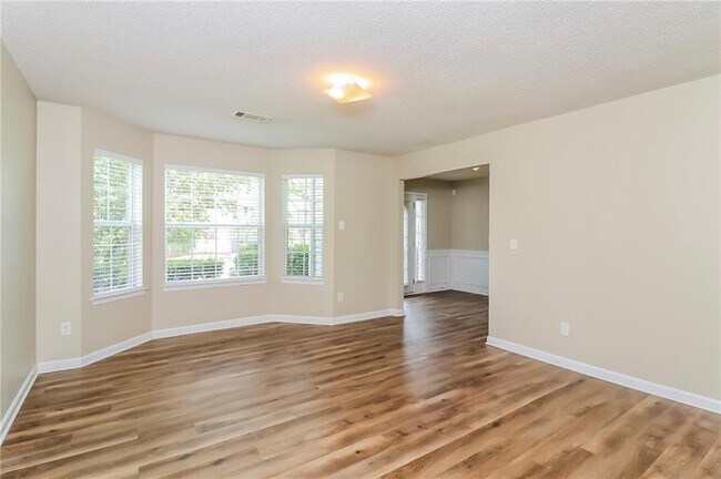 Building Photo - 629 Tomahawk Pl SW