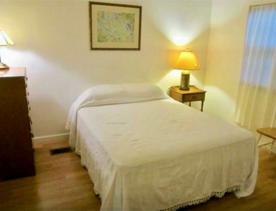 Building Photo - 8 Lighthouse Ln