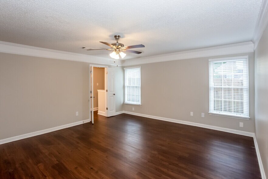 Building Photo - 7375 Ashley Oaks Dr