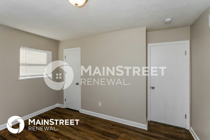Building Photo - 4915 Seville Dr