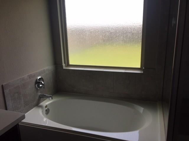 Building Photo - 405 Hendelson Ln