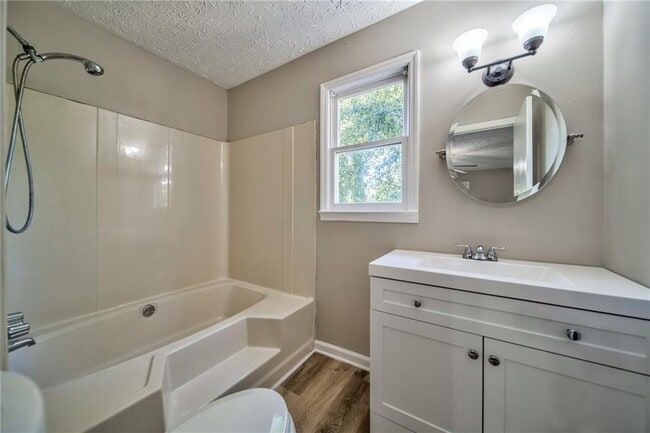 Building Photo - 216 Cedar Valley Ct