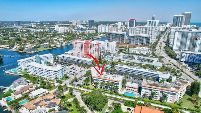 Building Photo - 3181 S Ocean Dr