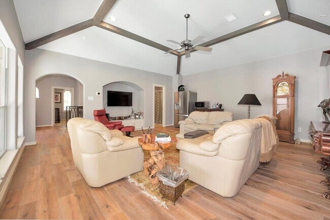 Building Photo - 70 Blooming Grove Ln