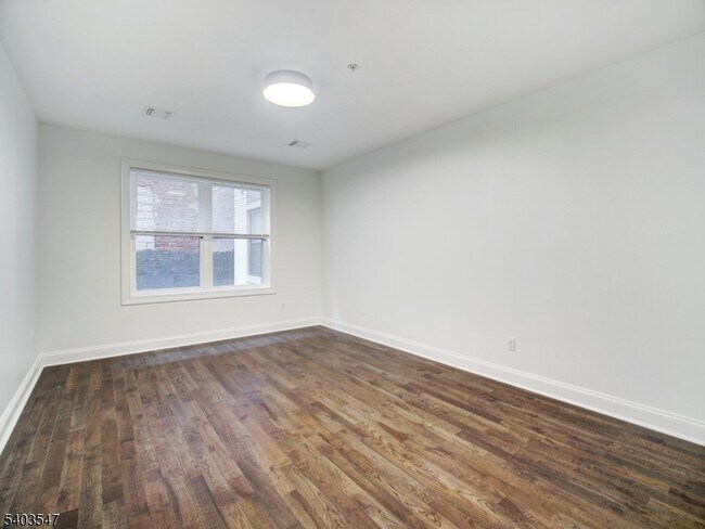 Building Photo - 90 Clinton Ave