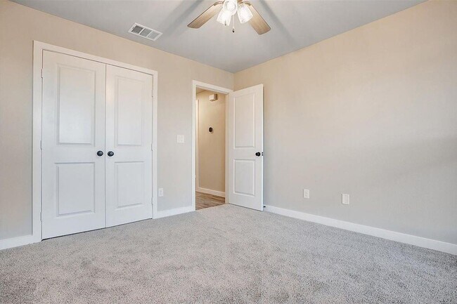 Building Photo - Pre-leasing for July