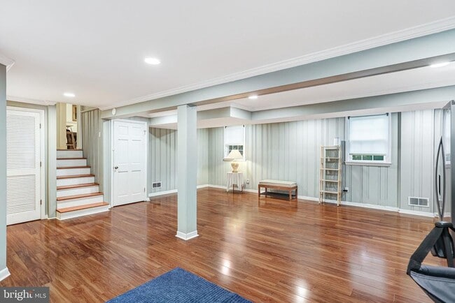 Building Photo - 1504 Wake Forest Dr