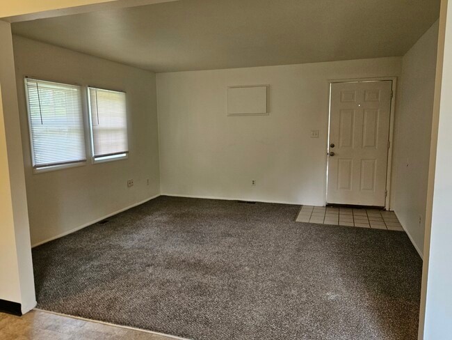 Building Photo - 3033 Northgate Ave