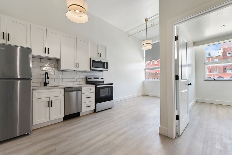 Interior Photo - The Benedict