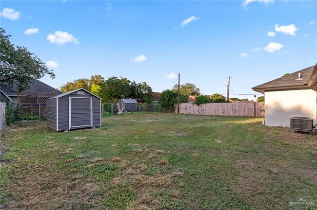 Building Photo - 104 Aldrin St