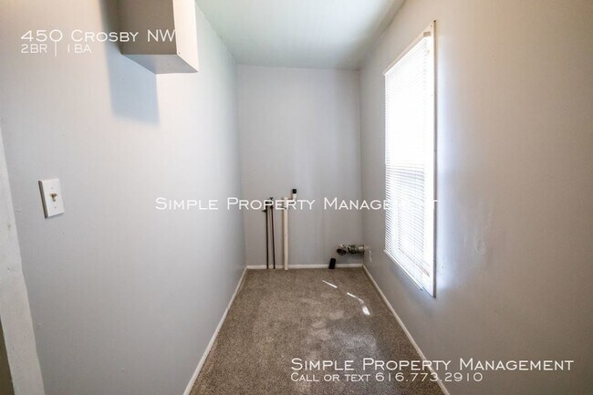 Building Photo - Nice 2 Bed 1 Bath on the NW Side!