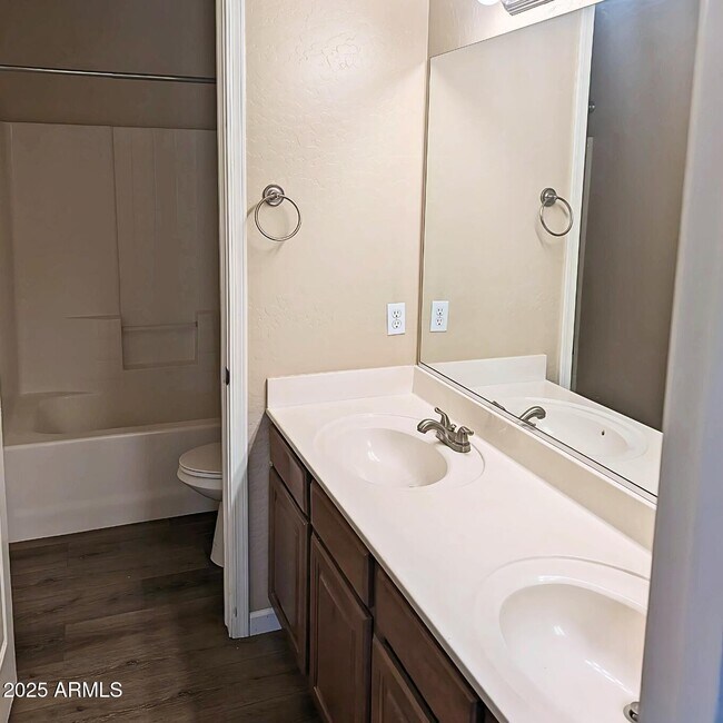 Building Photo - 6752 E Desperado Dr