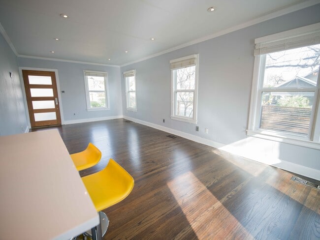 Building Photo - 701 Bouldin Ave