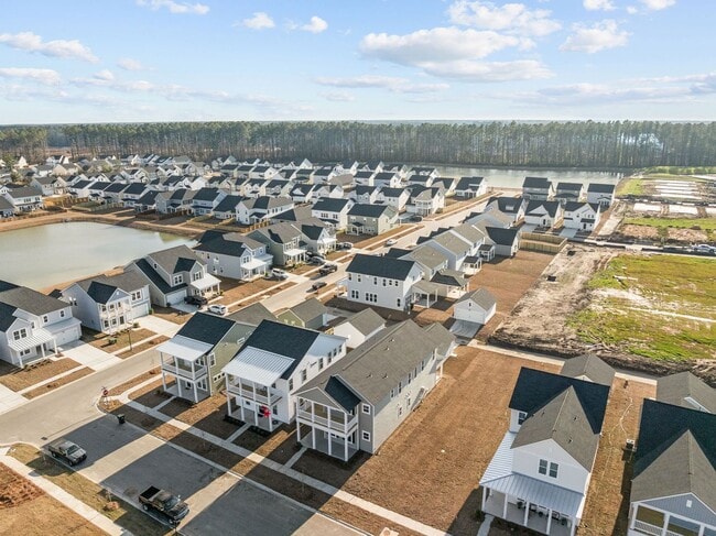 Building Photo - This brand-new home makes a statement from the moment you arrive!