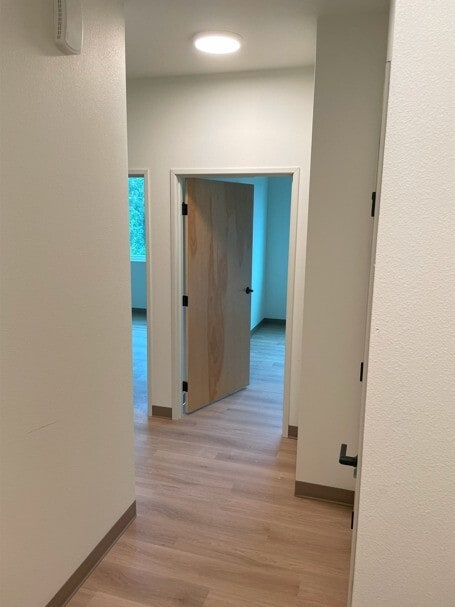 Building Photo - 14910 W River Dr