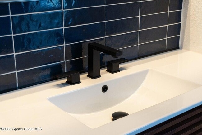 Building Photo - 1712 Pineapple Ave