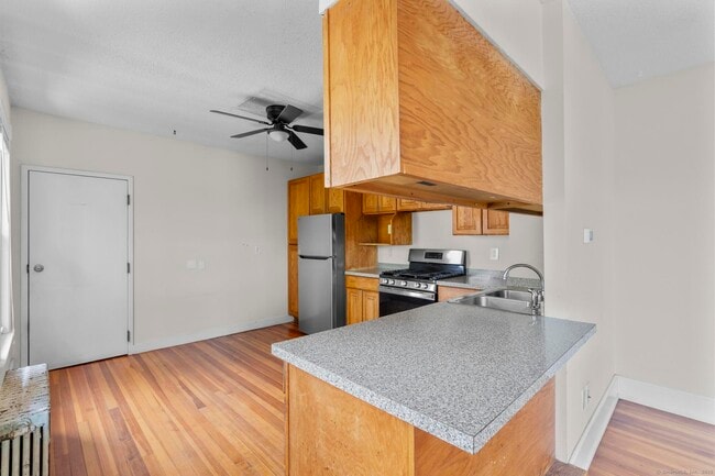 Building Photo - 14 S Whittlesey Ave