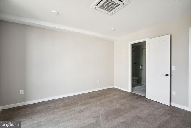 Building Photo - 1648 Ridge Ave