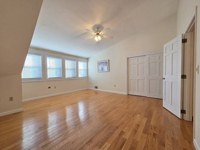 Building Photo - 138 Quincy Shore Dr