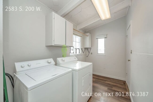 Building Photo - 2583 S 200 W