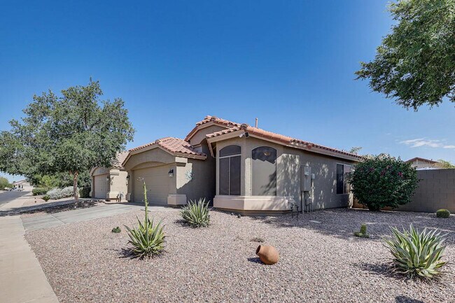 Building Photo - 43854 W Cahill Dr