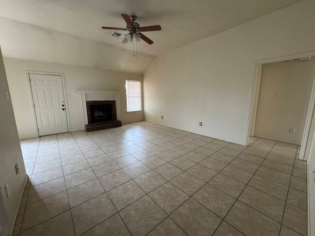 Building Photo - 110 James Loop