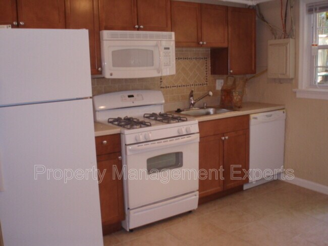 Building Photo - 1559 19th St N