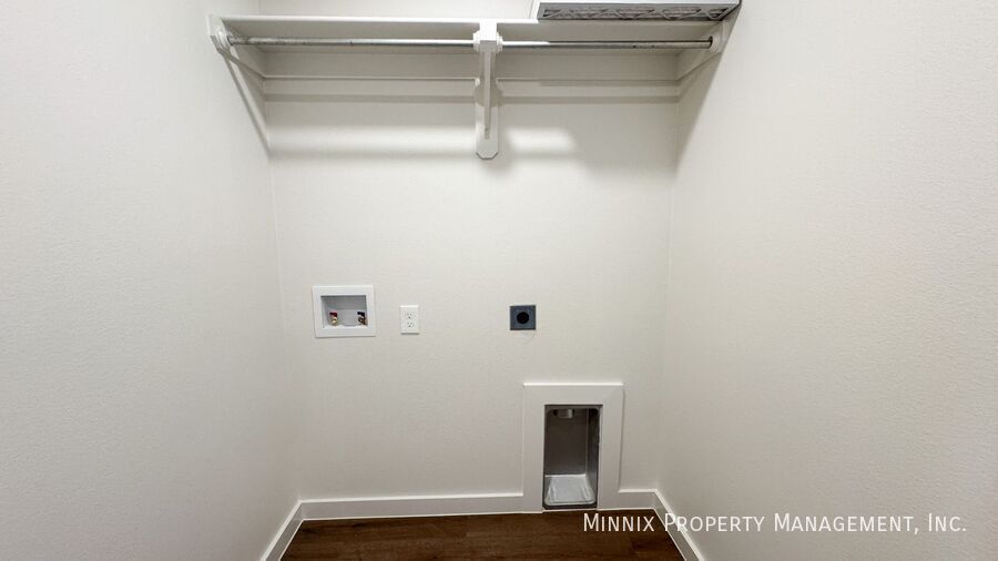 Building Photo - 2127 Langford Ave