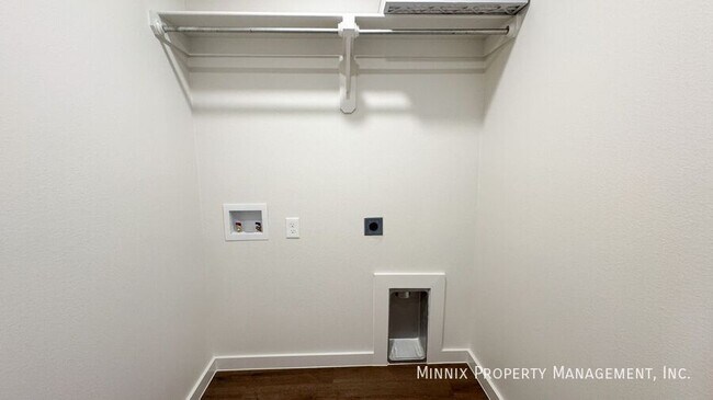 Building Photo - 2127 Langford Ave