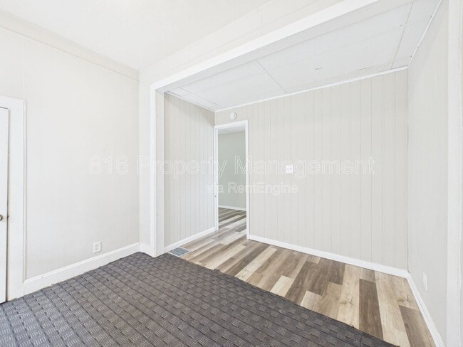Building Photo - 1222 S 40th St