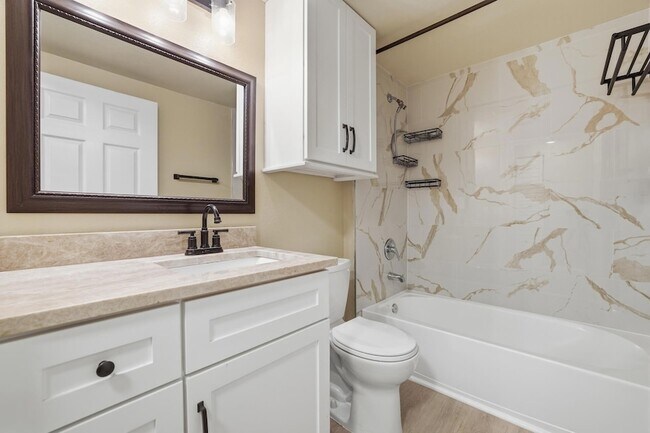 Building Photo - 6559 Emerald Dunes Dr