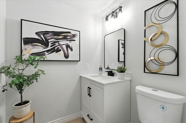 Building Photo - 6979 Walker Ct