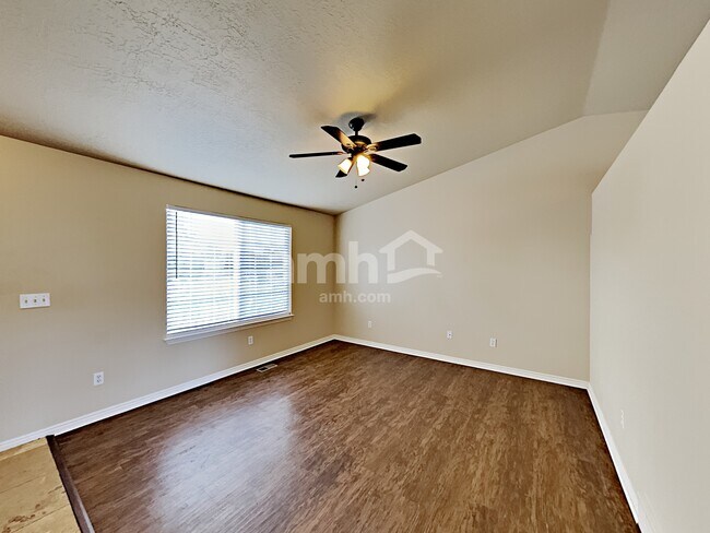 Building Photo - 5397 S 4200 W