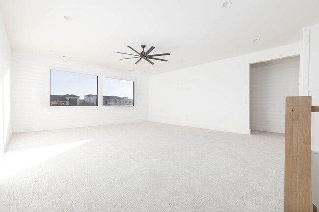 Building Photo - Gorgeous 5 bed 3.5 bath in Desert Canyons