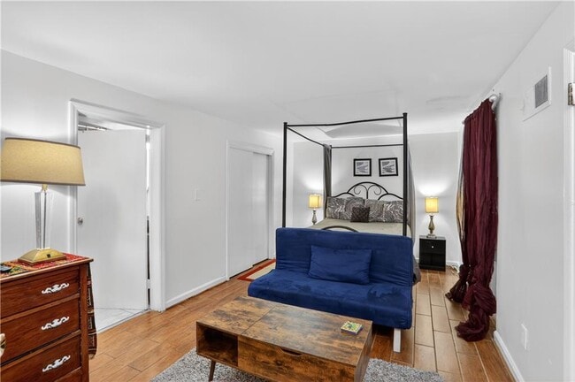 Building Photo - 843 Artwood Rd NE