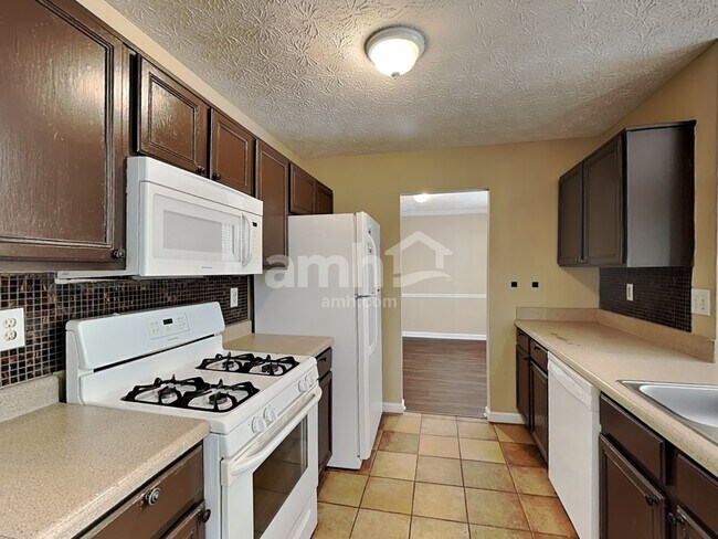 Building Photo - 3817 Majestic Ln SW