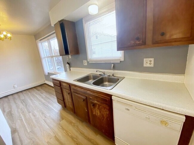 Building Photo - 3934 W 30th Ave