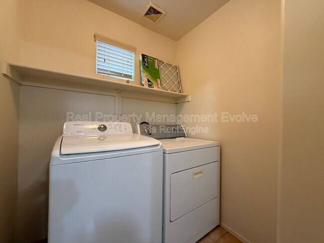 Building Photo - 9854 E Escondido Ave