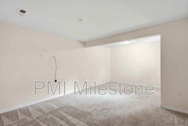 Building Photo - 100 Bertelli Ct
