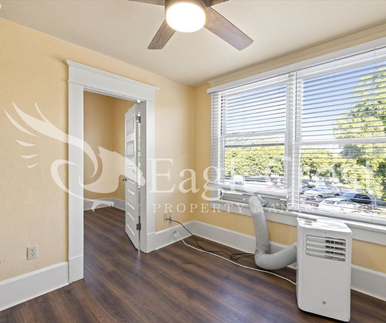 Building Photo - 105NSP