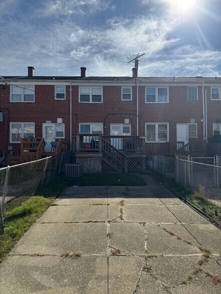 Primary Photo - 2231 Graythorn Rd