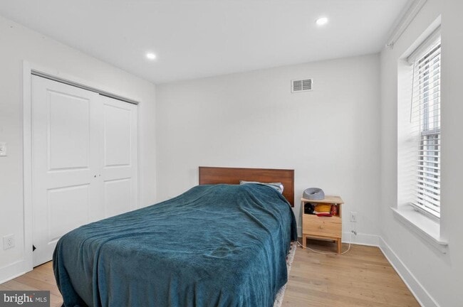 Building Photo - 1742 Dorrance St