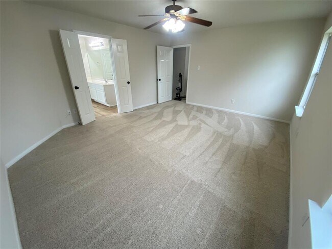 Building Photo - 5638 Sequin Dr