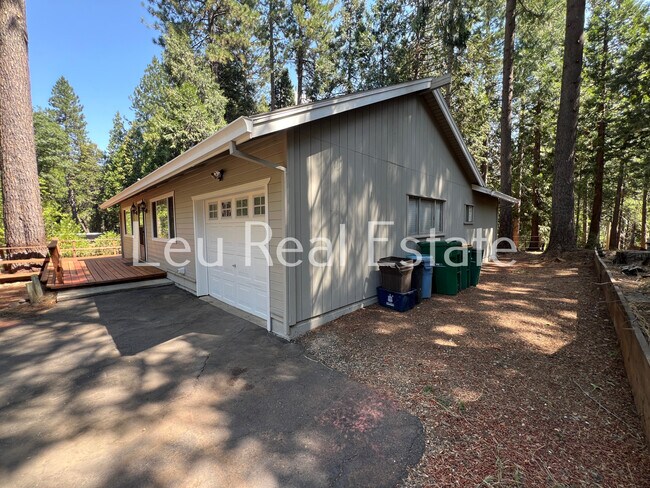 Building Photo - 4844 Golden St