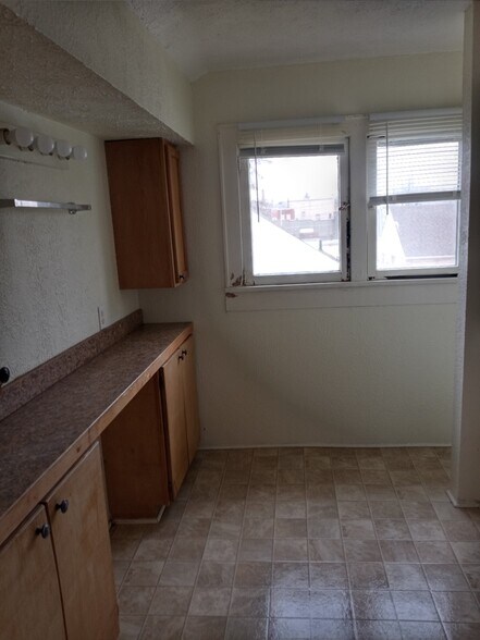 Building Photo - 211 W Higham St