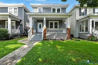 Building Photo - 2909 Woodcliff Ave